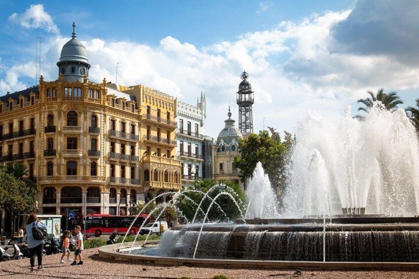 2 hour Valencia Photography Sightseeing Walking Tour with Local Expert!