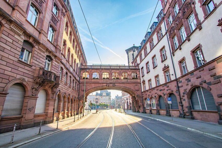 Architectural Walk of Frankfurt with a Local - See the Skyline!