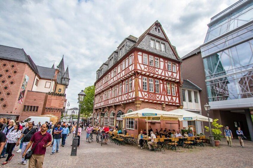 Architectural Walk of Frankfurt with a Local - See the Skyline!