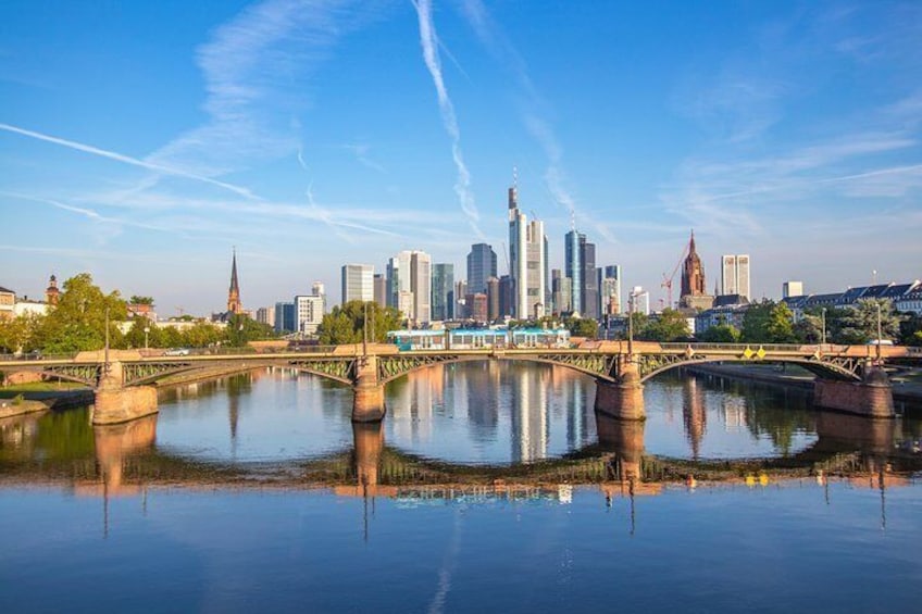 Photogenic Frankfurt with a Local