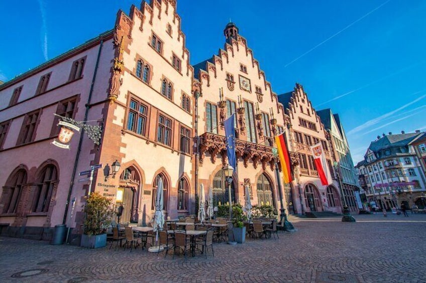 Discover Frankfurt’s most Photogenic Spots with a Local