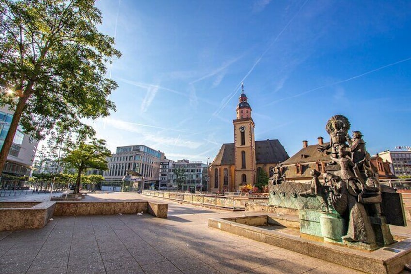 Discover Frankfurt’s most Photogenic Spots with a Local