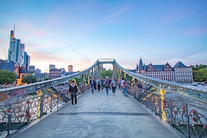 Discover Frankfurt in 60 Minutes with a Local