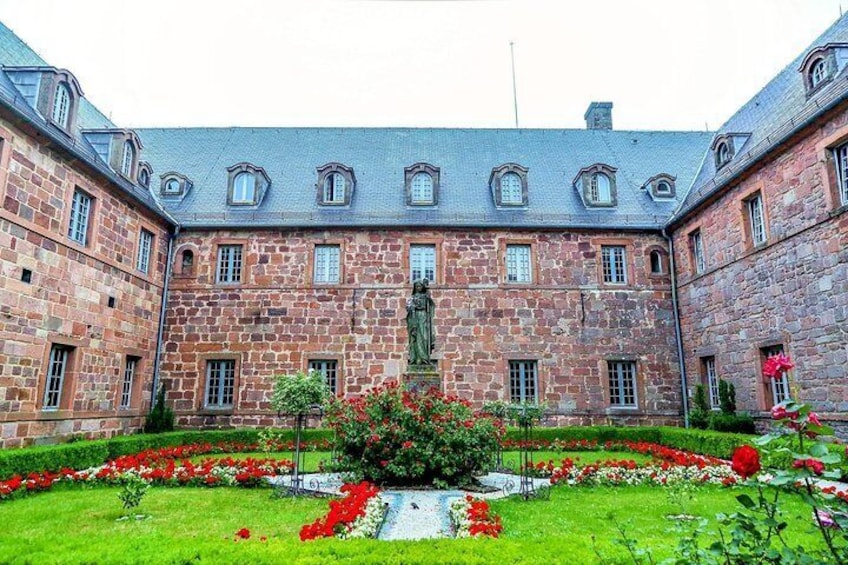 Strasbourg Architectural Small Group Walking Guided Tour with a Local