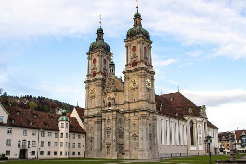 Architectural Walk of St. Gallen with a Local