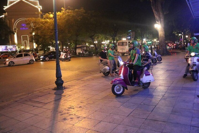 Hoi An Vespa By Night Food Tour 4 Hours
