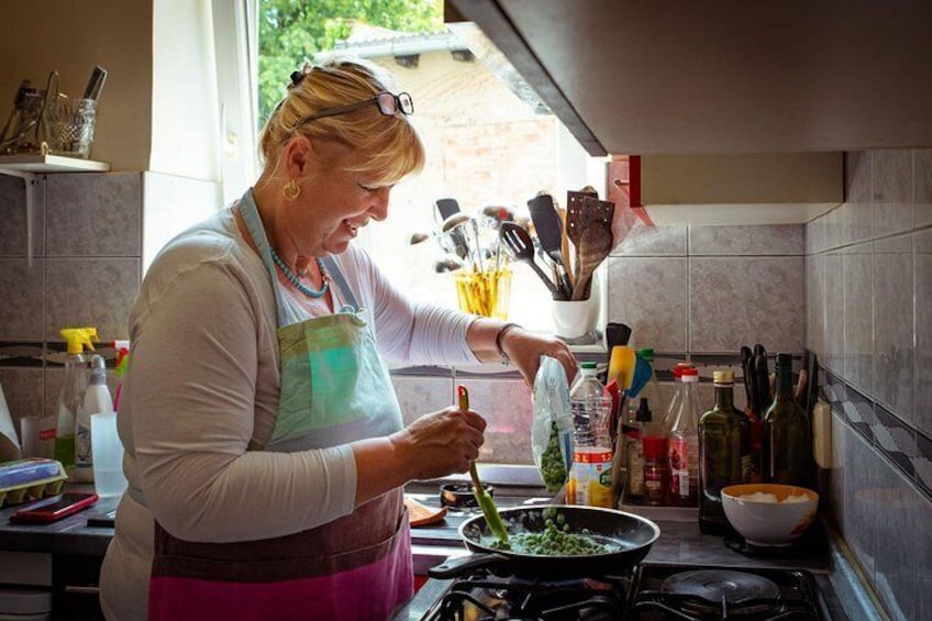 Cooking class in central Zagreb with a lovely local