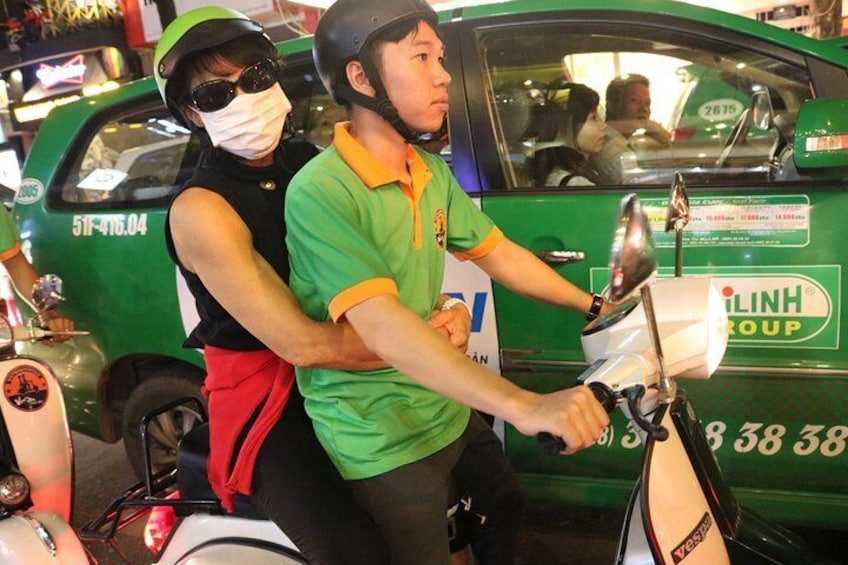 Saigon Vespa By Night Street Food Tour 4,5 Hours