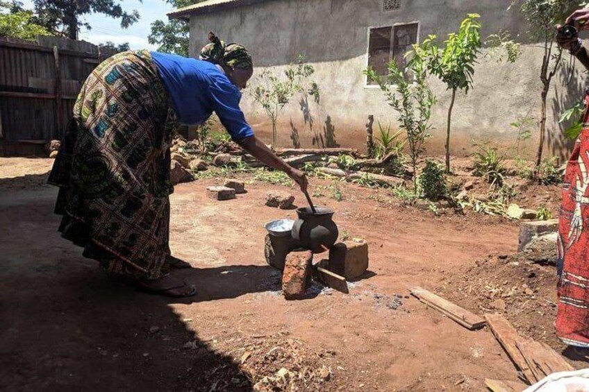 Traditional Tanzanian cooking class in Moshi with a local