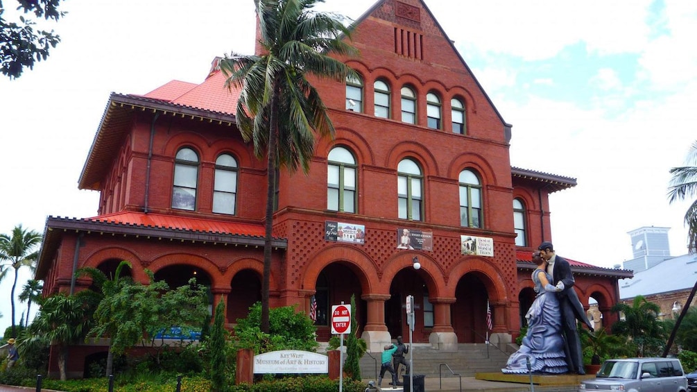 Apri foto 2 di 8. visit the Museum of Art and History in Key West