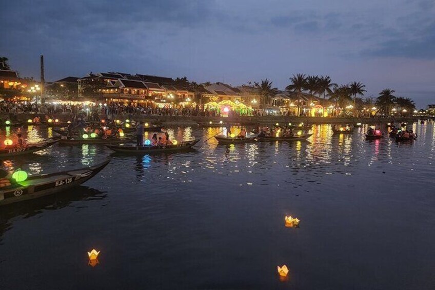 Experience Hoi An City with Walking Tour, Night Market ,Boat Ride with Lantern