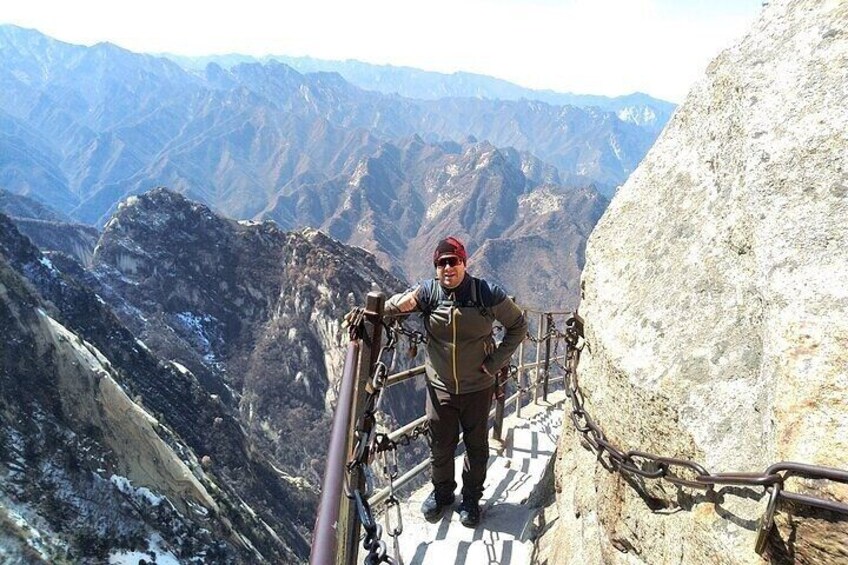 One Day Xi’an Mini Group Tour to Mt. Huashan, No Shopping
