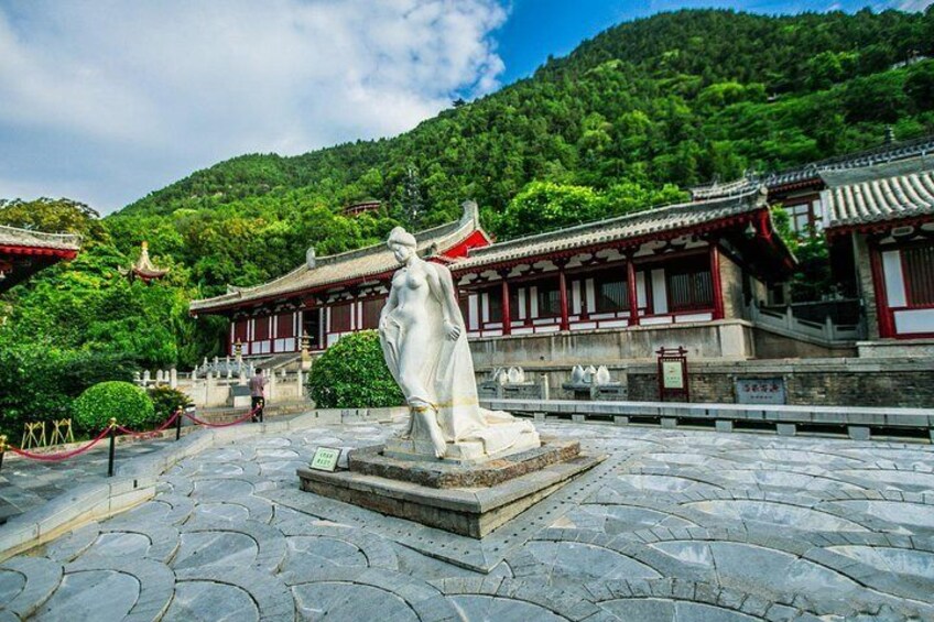 Private Xi’an Day Tour to Terracotta Warriors, Huaqing Hot Spring and