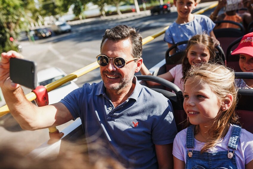 Discover Los Angeles & Hollywood: Hop-On Hop-Off Bus Tour