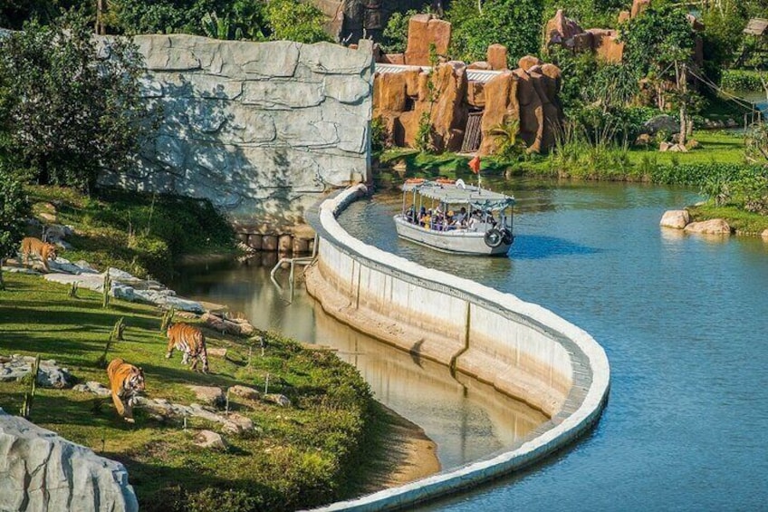 Vinwonder Amusement Park Full-Day Tour with River Safari from Da Nang