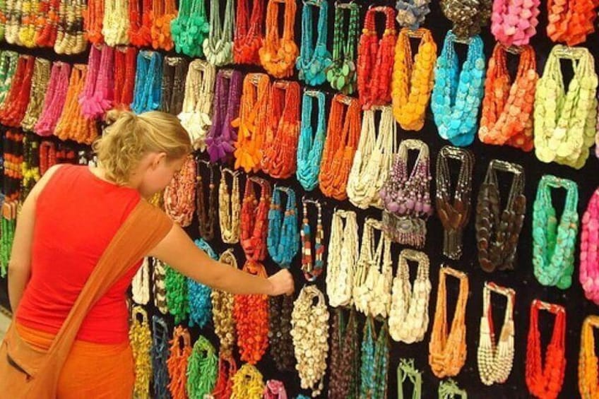 Private full Day Shopping tour (Textiles, Jewelries and carpets)