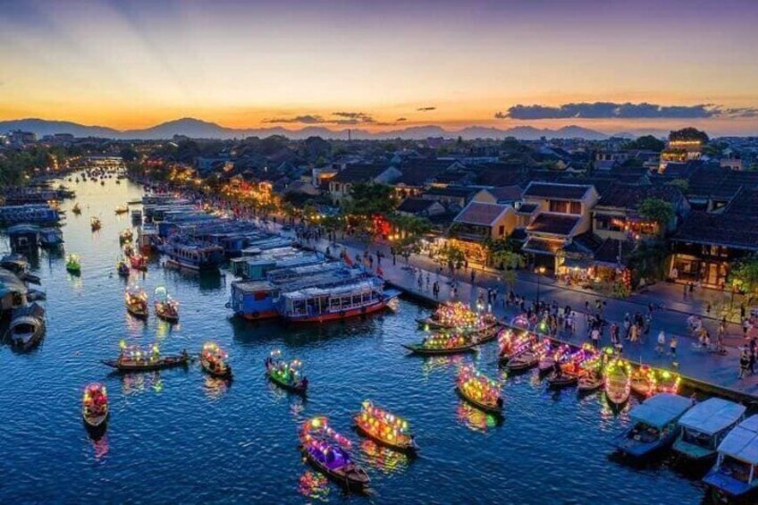 Guided Tour to Visit Hoi An Ancient City, Sampan Boat Ride,Night Market,Lanterns