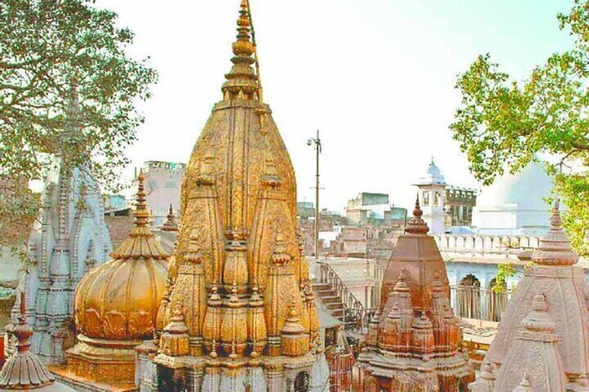 Varanasi: Private Day Tour with Ganges Boat Ride & Aarti