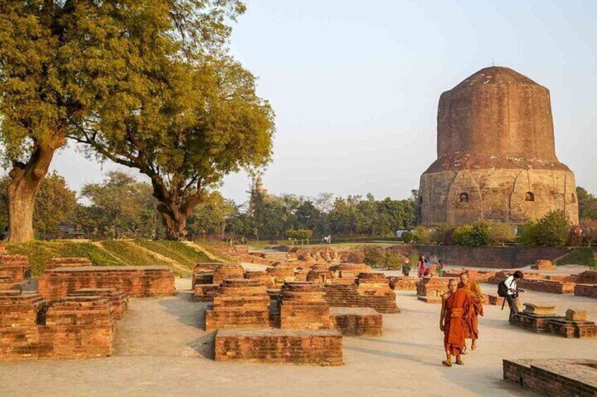 Varanasi: Private Day Tour with Ganges Boat Ride & Aarti