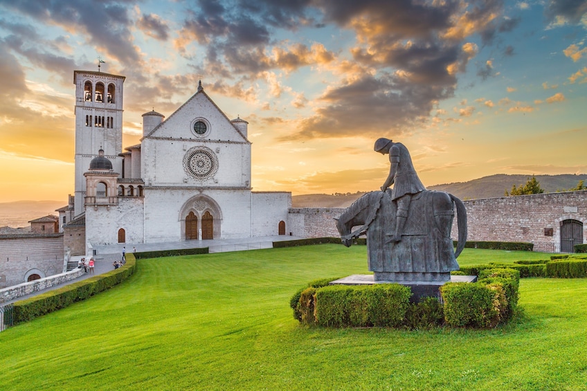 Cortona’s Movie Magic & Assisi’s Spiritual Legacy Day Trip From Rome