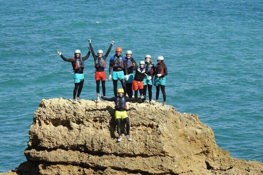 Cliff jumping 