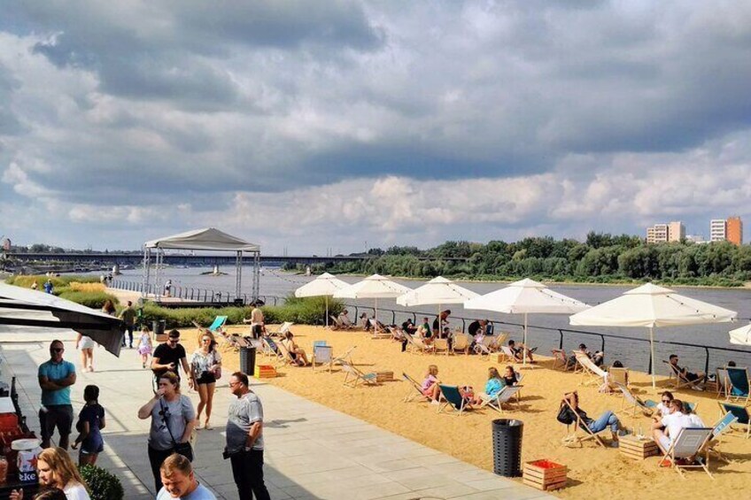 Promenade along the river