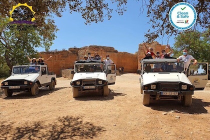 Tour de medio día con Jeep Safari en las montañas del Algarve