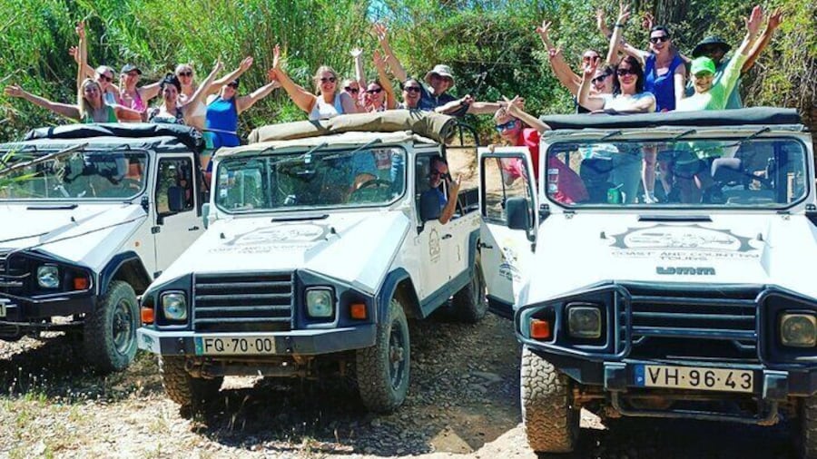 Group photo in Jeep/Group photo in Jeep