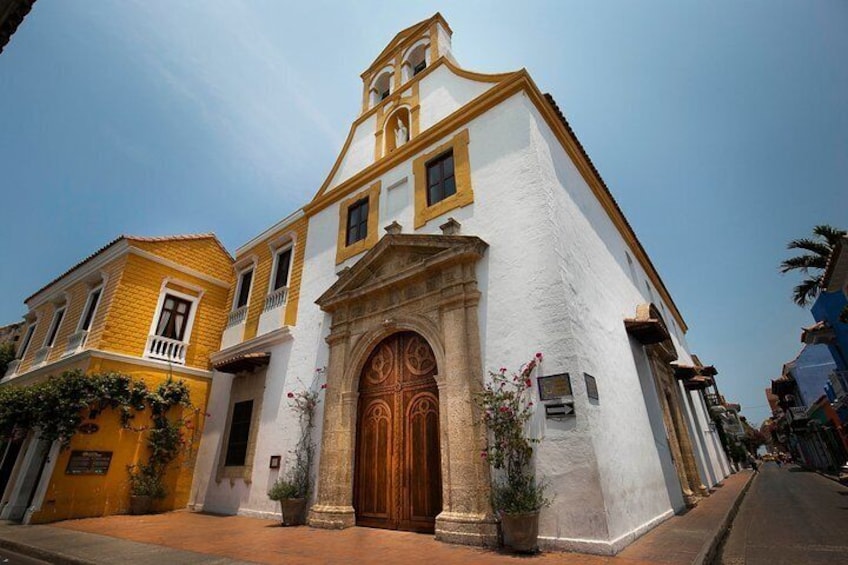 Share Cartagena City Tour in A / C vehicle