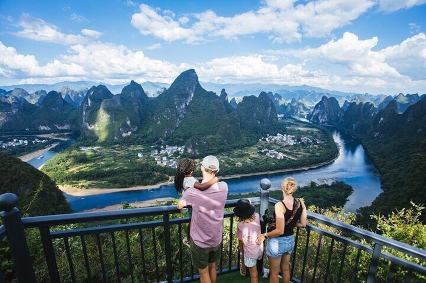 Li River Cruise to Yangshuo Full-Day Private Tour from Guilin