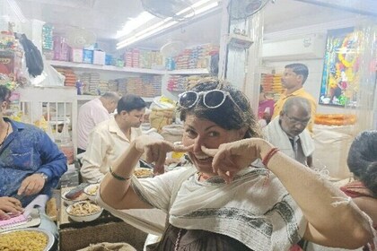 Delhi : Vieja Delhi Tour de lujo con guía femenina & Tuk Tuk