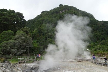 Lagoa das sete cidades Furnas POR apenas 85 € POR pessoa com almoço incluíd...