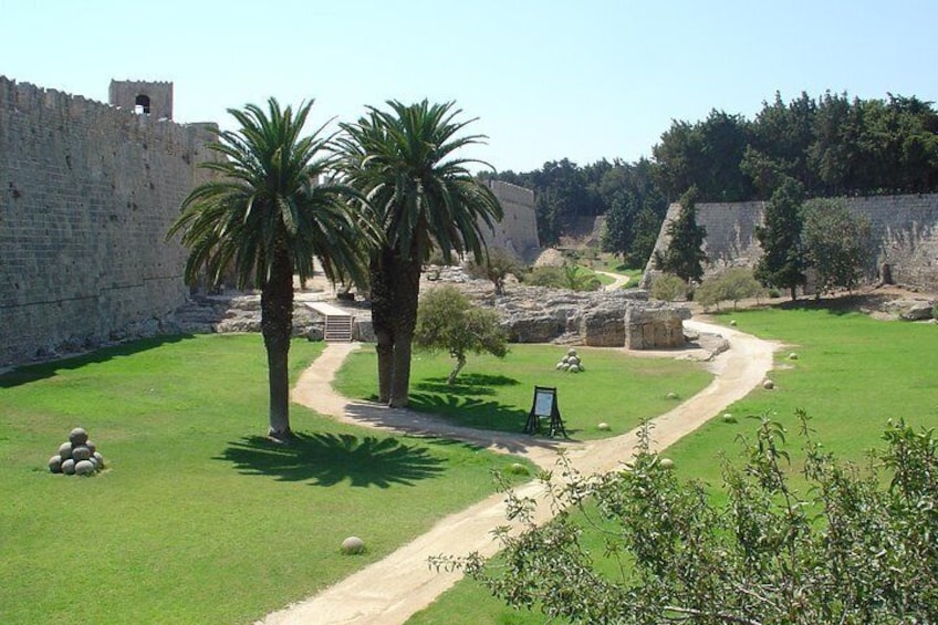 Rhodes Old Town Walking Tour (Small Group) 