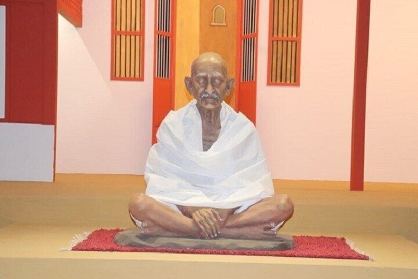 Statue of Mahatma Gandhi at Mahatma Gandhi Museum, Rajkot