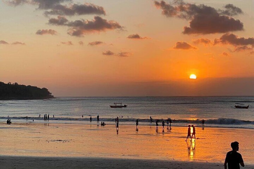 Seafood Romatict Dinner In Jimbaran Beach Bali