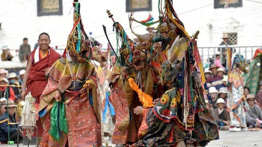 Tashilunpo festival summer