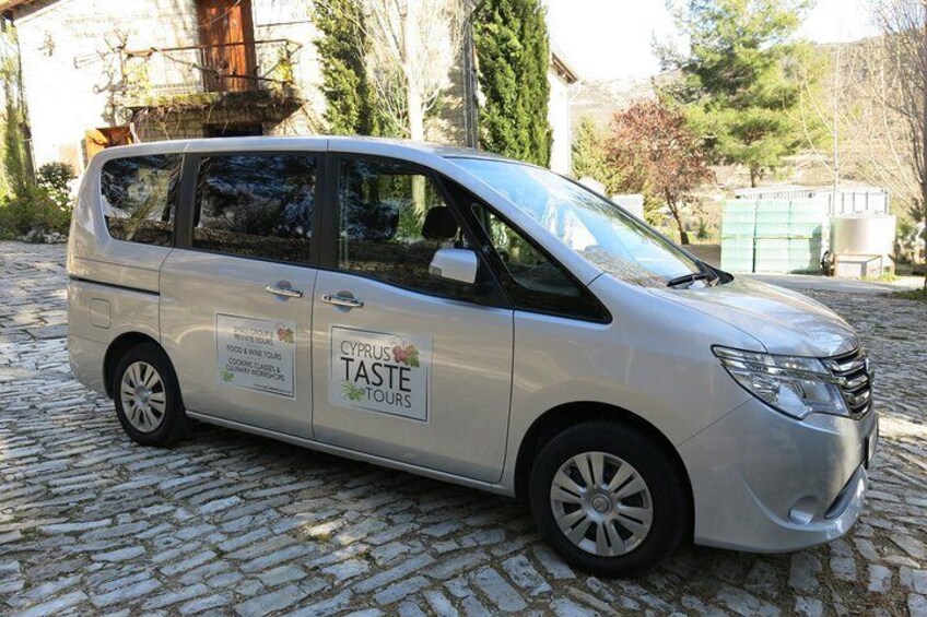 Door-to-door transport in comfortable, air-conditioned vehicles