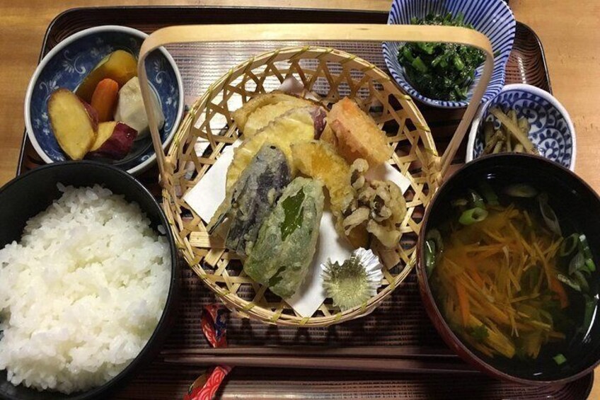 Inaka food lunch