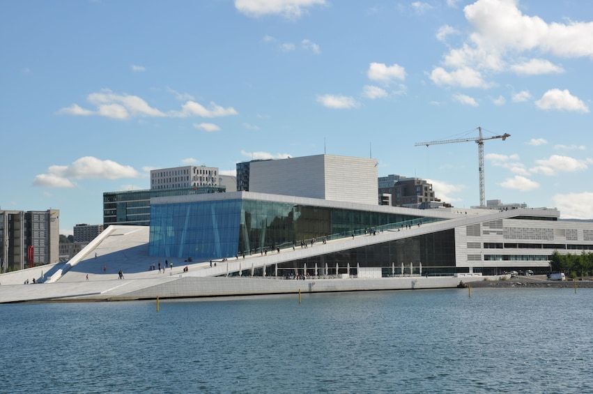 Oslo Discovery Tour with certified guides and modern coaches