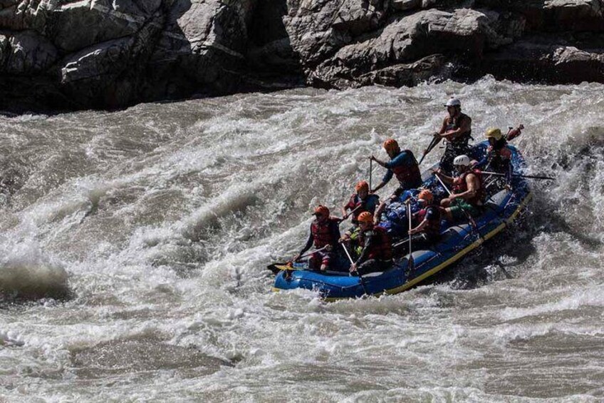 Rafting in Trisuali river