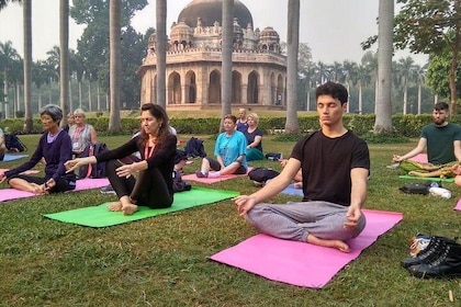 Half Day Yoga Meditation Workshop (6 Hrs) in New Delhi