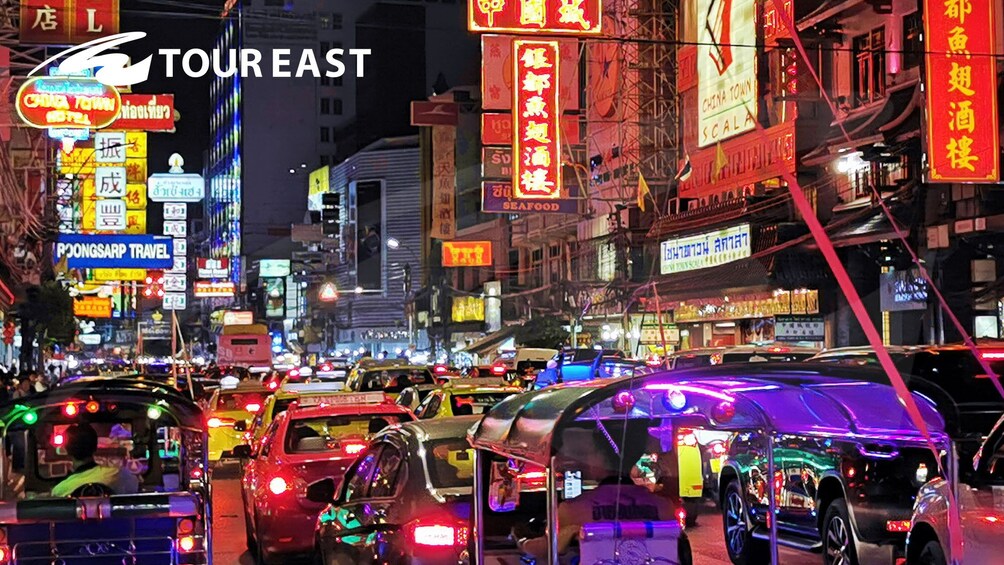 Bangkok City Sites by Foot, Tuk-Tuk & Riverboat 