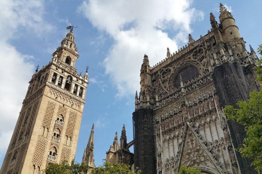 Alcazar and Cathedral & Giralda of Seville. Skip The Line! Includes access tickets