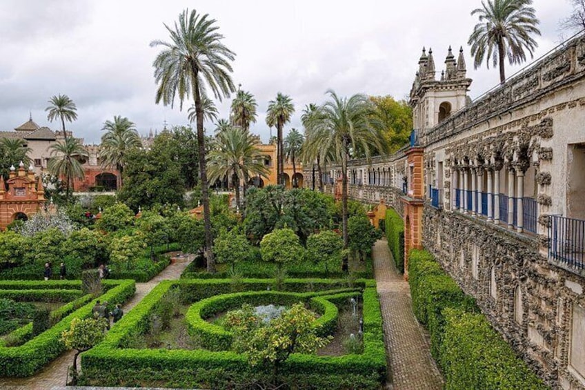 Guided Visit to the Real Alcázar and Cathedral of Seville Skip The Line