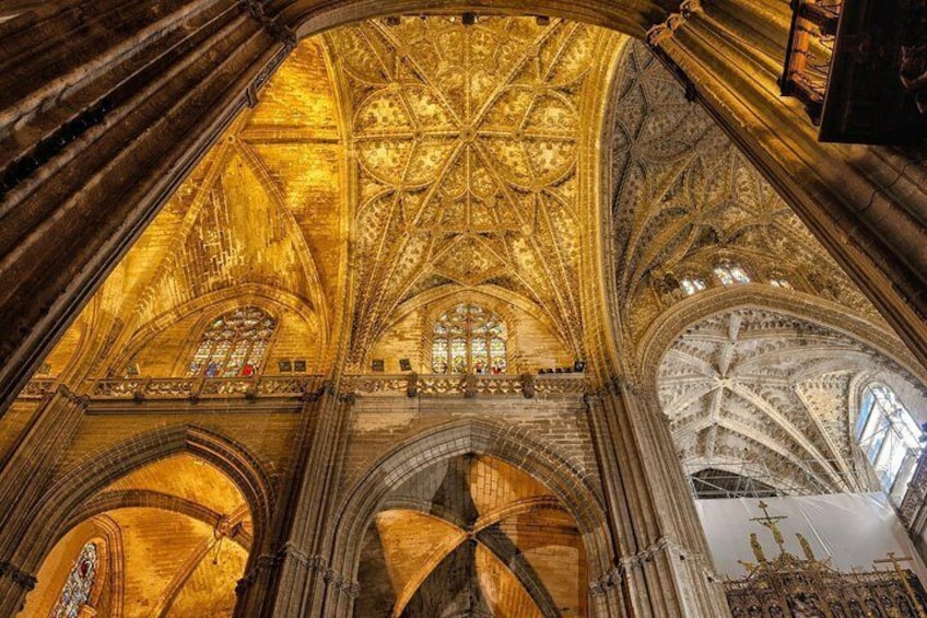 Guided Visit to the Real Alcázar and Cathedral of Seville Skip The Line
