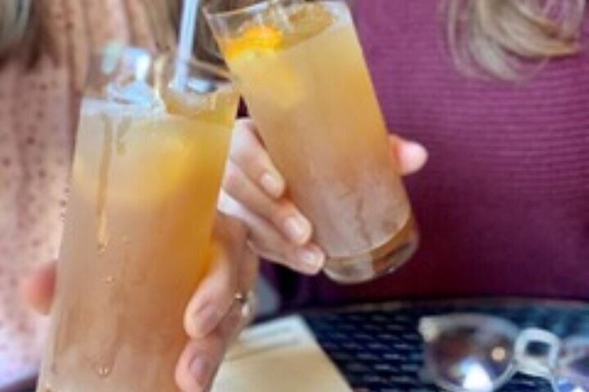 Small-Group French Quarter Cocktail and Foodie Crawl