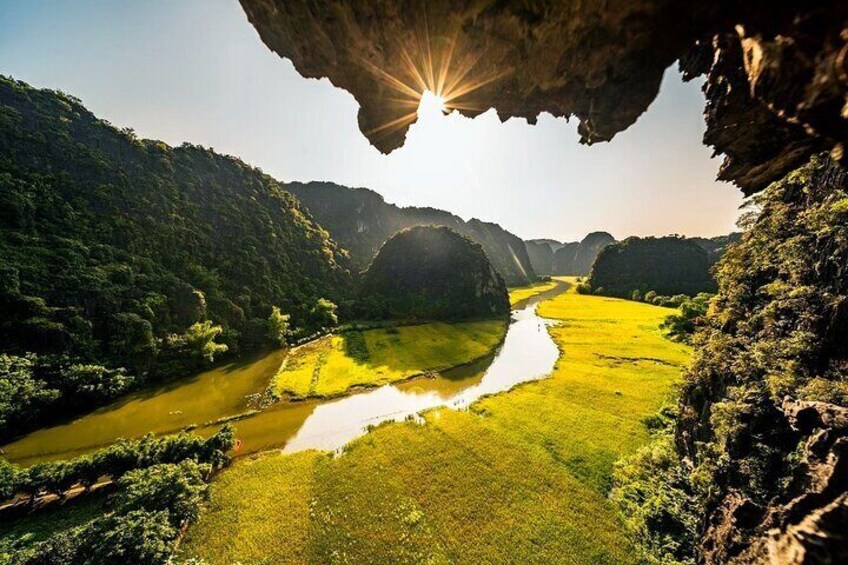 Private Ninh Binh Luxury Day Tour (Tam Coc, Mua Cave, Cycling)