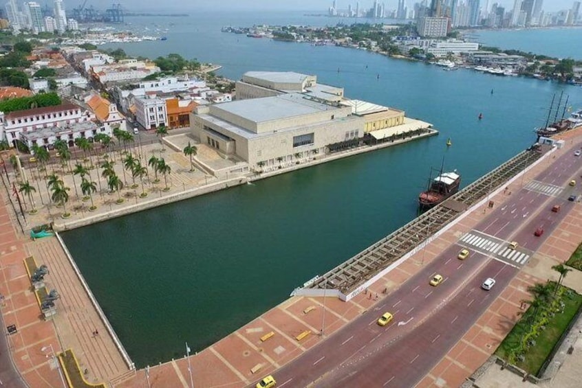 Walled City + San Felipe Castle + Optional Popa Convent Cartagena City Tour 6-8H