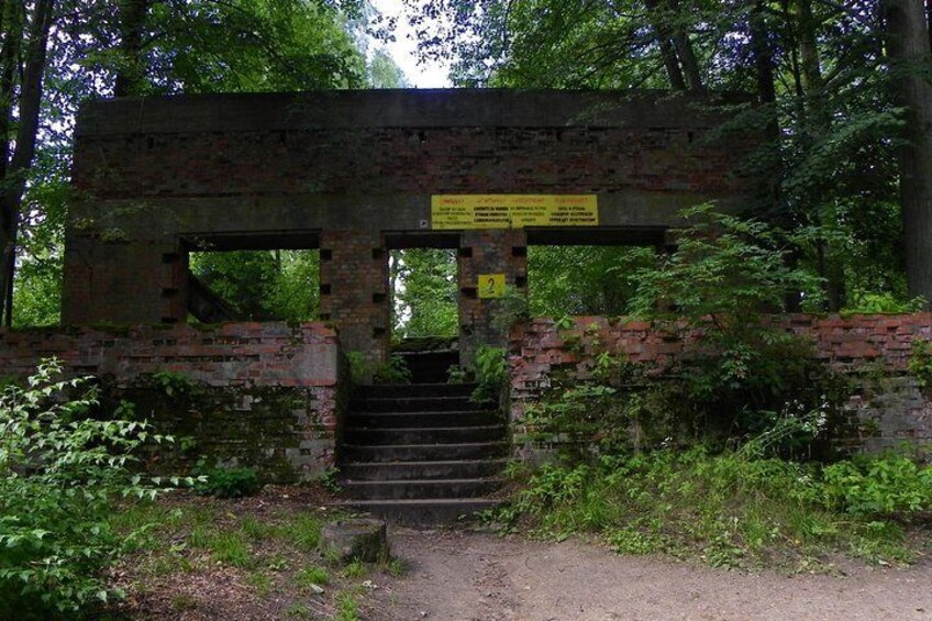 Wolfs Lair abandoned building