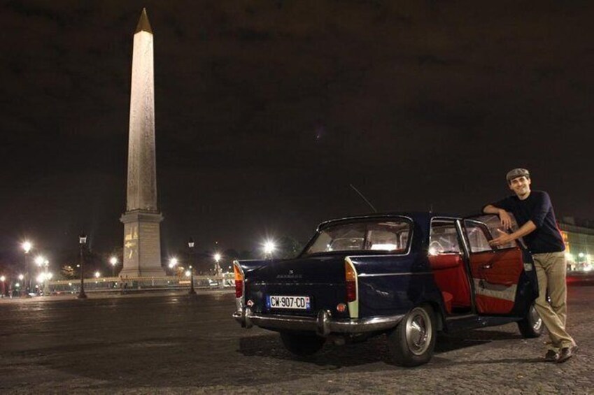 Visit Paris in a vintage car